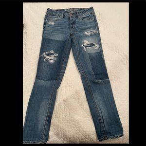 American eagle // patchwork distressed tomgirl jeans